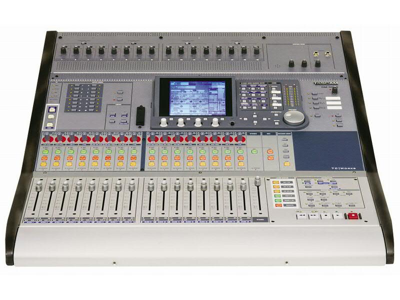 Tascam DM3200